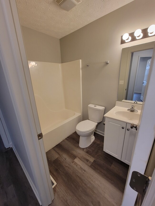 Building Photo - 2893 S Walnut Street Pike