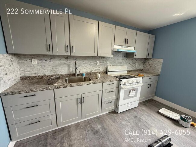 Building Photo - 222 Sommerville Pl