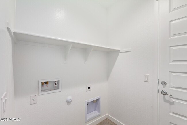 Building Photo - 8910 W Palo Verde Dr