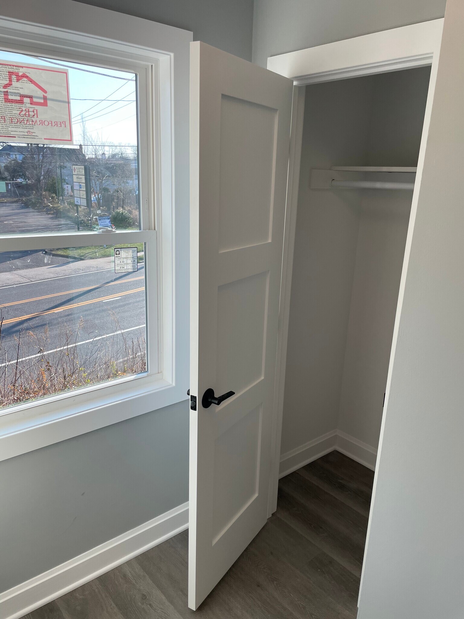 Building Photo - 127 Tunxis Hill Rd