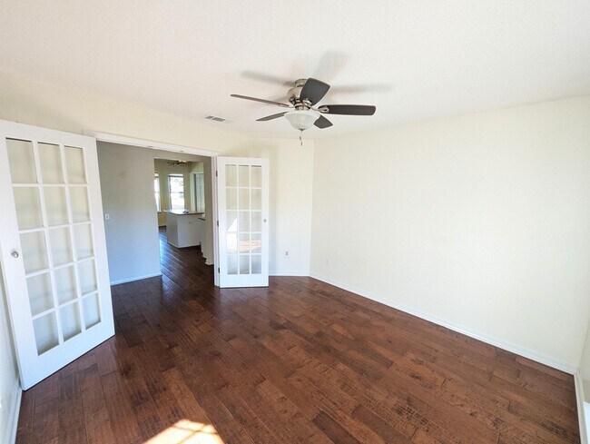 Building Photo - 7300 Rexford St