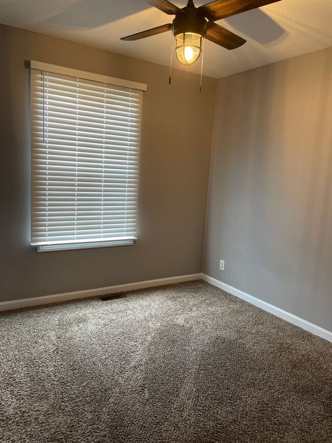 Building Photo - 365 Andrew Dr