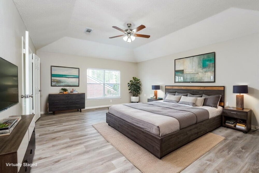 Building Photo - 18162 Holly Green Dr