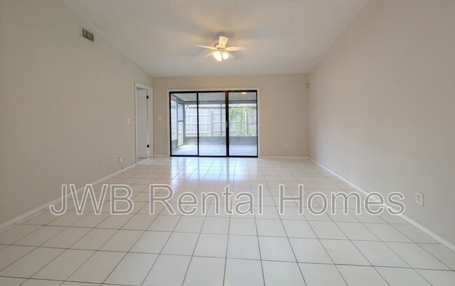 Building Photo - 2390 Ironstone Dr E