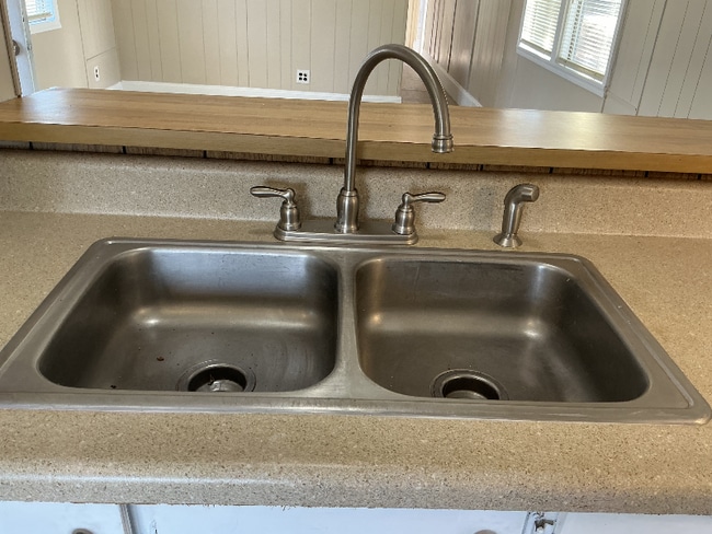 Building Photo - 619 Prosperity Dr