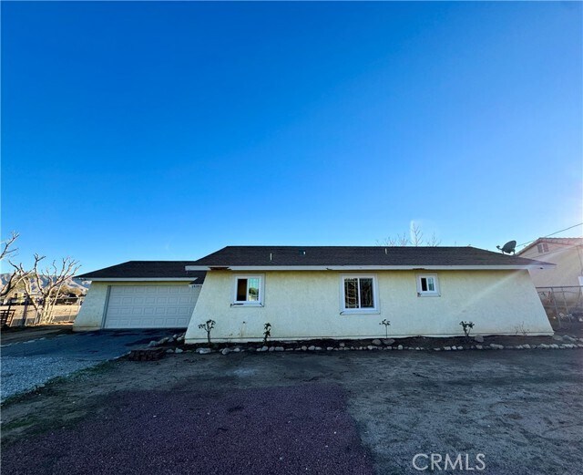 Building Photo - 18393 Catalpa St