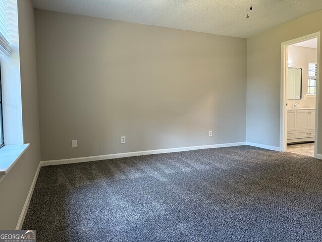 Building Photo - 731 Moon Bridge Rd