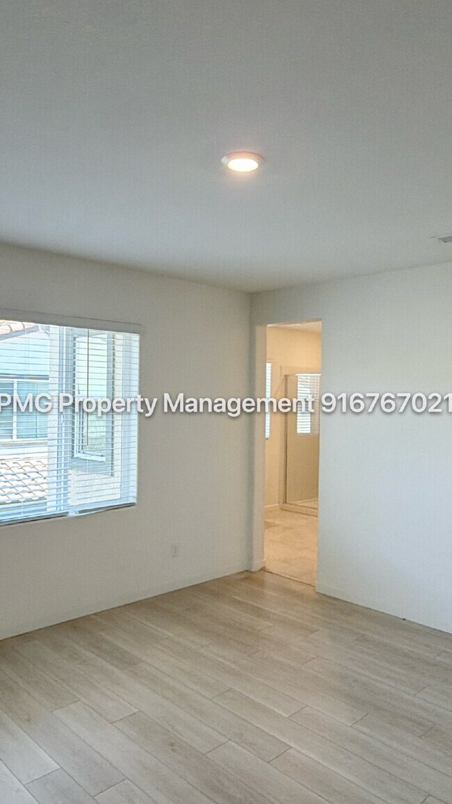 Building Photo - "Modern Rocklin Home : Spacious 3-Bedroom Home with Elegant Hardwood Accents!"