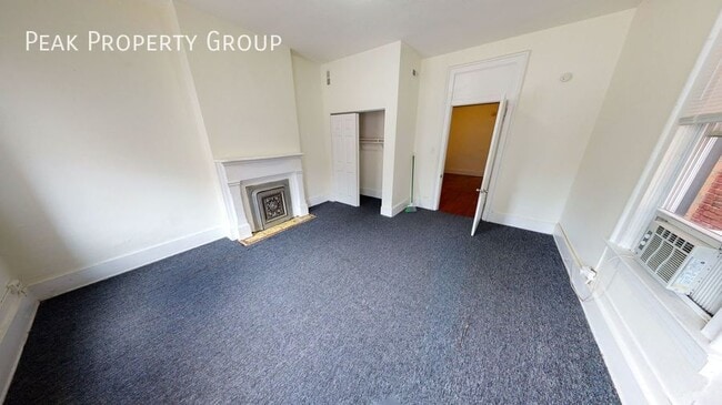 Building Photo - 2431 Vine St