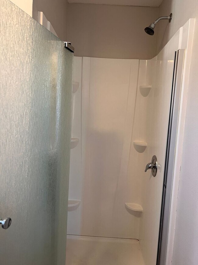 Building Photo - Mock