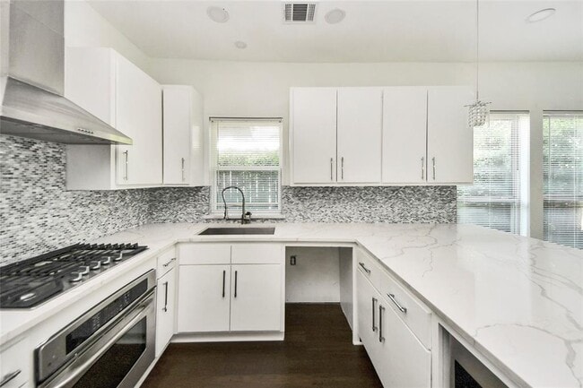 Building Photo - 4720 McKinney St
