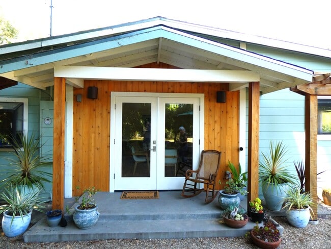 Building Photo - 8360 Medved Ln