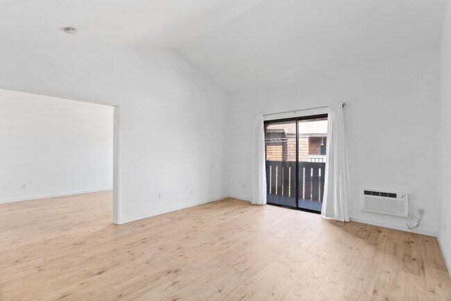 Building Photo - Stunning 1 Bedroom 1 Bath in Dana Point