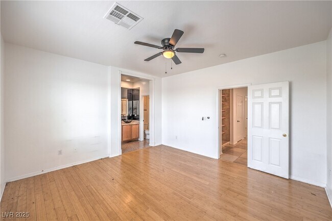 Building Photo - 10227 Sunset Gardens Dr