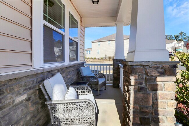 Building Photo - 17022 Carolina Pine Row