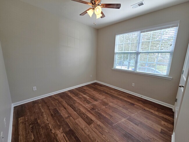 Building Photo - 310 Cabot Hill Ln