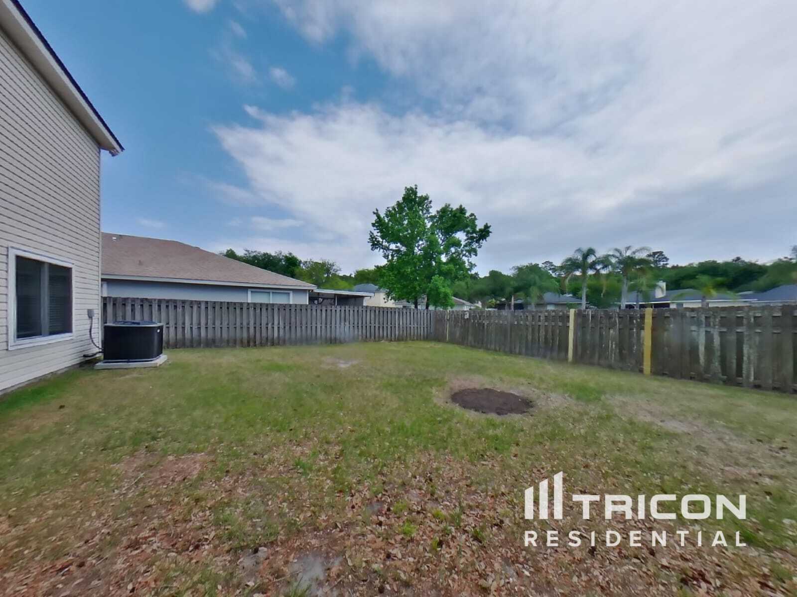 Building Photo - 13571 Ashford Wood Ct W