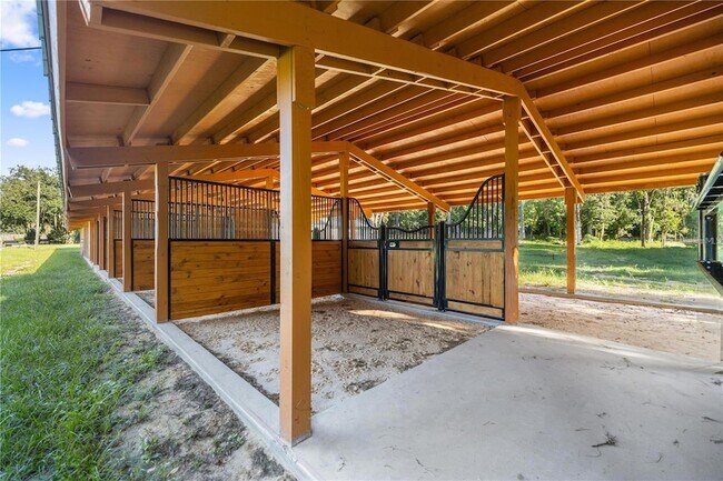 Building Photo - 10380 NW 21 St