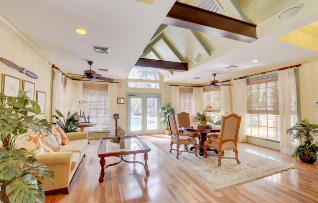 Building Photo - 1050 Crystal Way