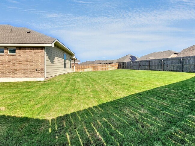 Building Photo - 610 Hereford Lp