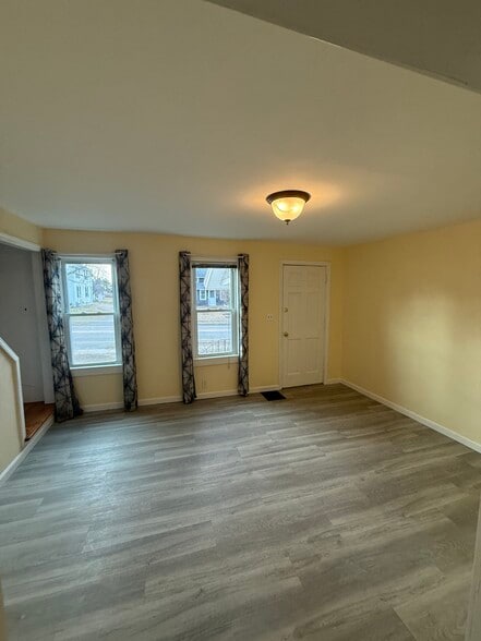 Building Photo - 56 House St