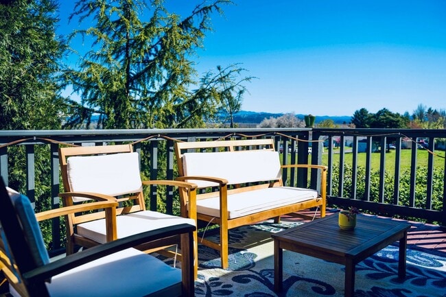 Building Photo - Argay Terrace Day Ranch with Views!