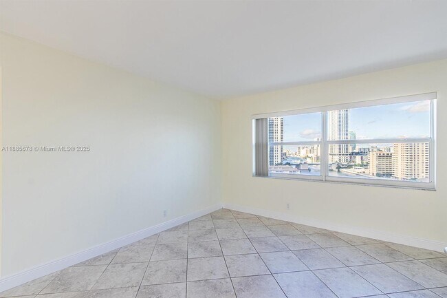 Building Photo - 121 Golden Isles Dr