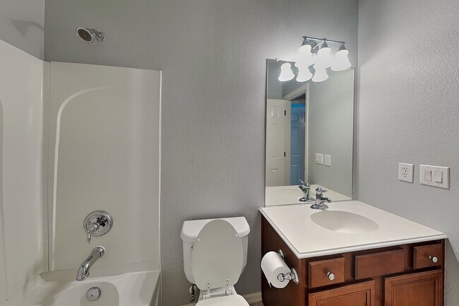 Building Photo - 15832 Coyote Hill Dr