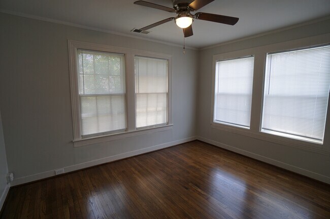 Building Photo - 7223 1st Ave S