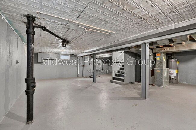 Building Photo - 8327 Sunbury Ave