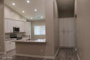 Building Photo - 1320 Lilly Ln