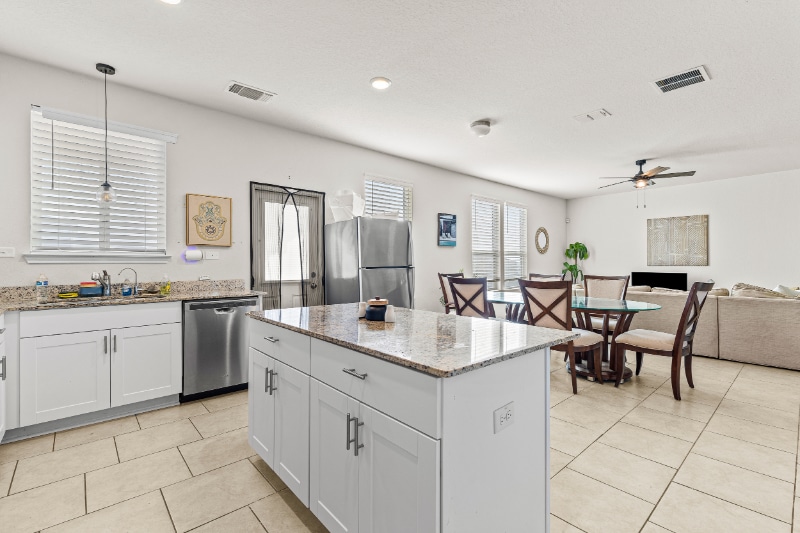 Building Photo - 10368 Braunig