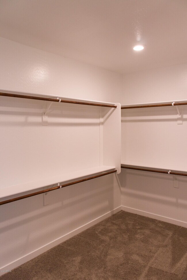 Building Photo - 1106 E Weatherby Way
