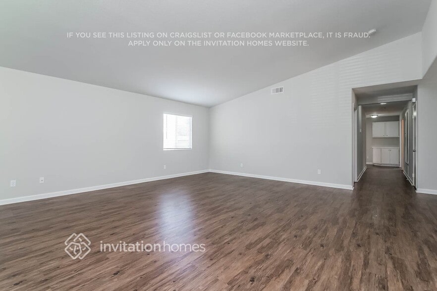 Building Photo - 973 Halfmoon Ct N