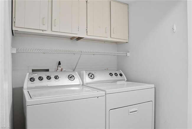 Building Photo - 2421 Julie Ct