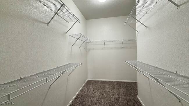 Building Photo - 10550 W Alexander Rd