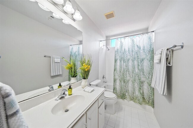 Building Photo - 2351 Summit Way Ct