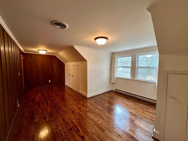 Building Photo - 719 Baldwin Dr