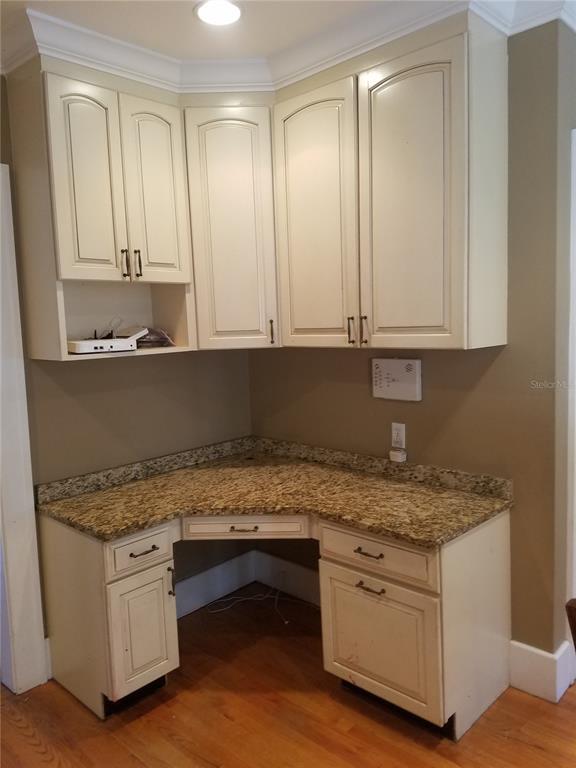 Building Photo - 746 Clifford Dr