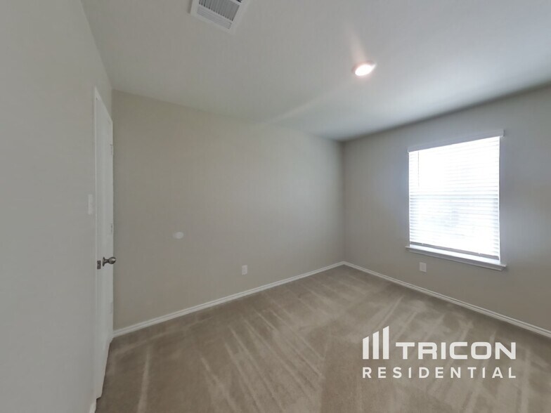 Building Photo - 3311 Angus Crossing