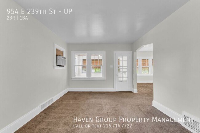 Building Photo - 954 E 239th St