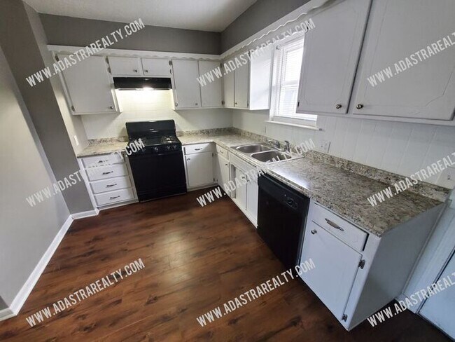 Building Photo - Spacious Olathe Duplex-Available NOW!!