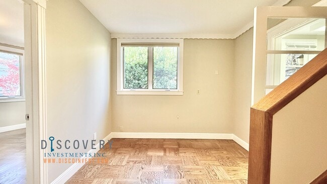 Building Photo - Updated MCM Gem in Adams Point