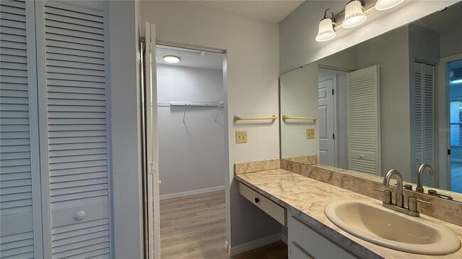 Building Photo - 555 Hunter Cir