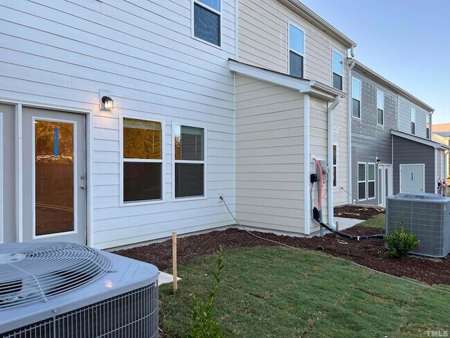 Building Photo - 926 Clearhaven Ln