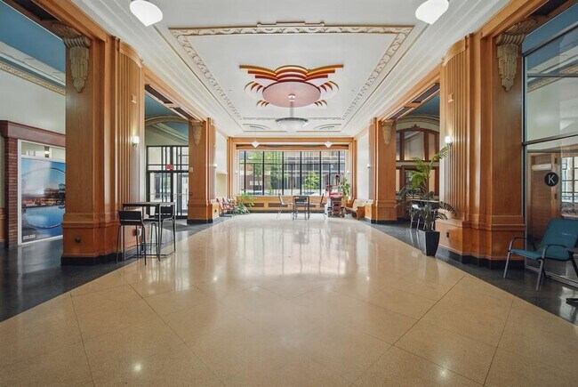 Building Photo - 400 Walnut St