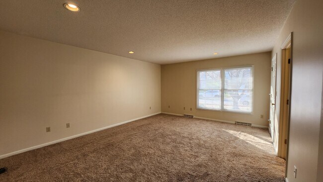 Building Photo - 1009 Sheffield Ct