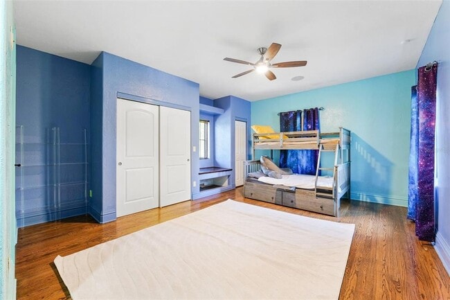 Building Photo - 4555 W Swann Ave