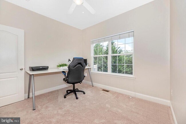 Building Photo - 10202 Woodthrush Dr