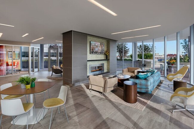 Building Photo - 1457 N Halsted St